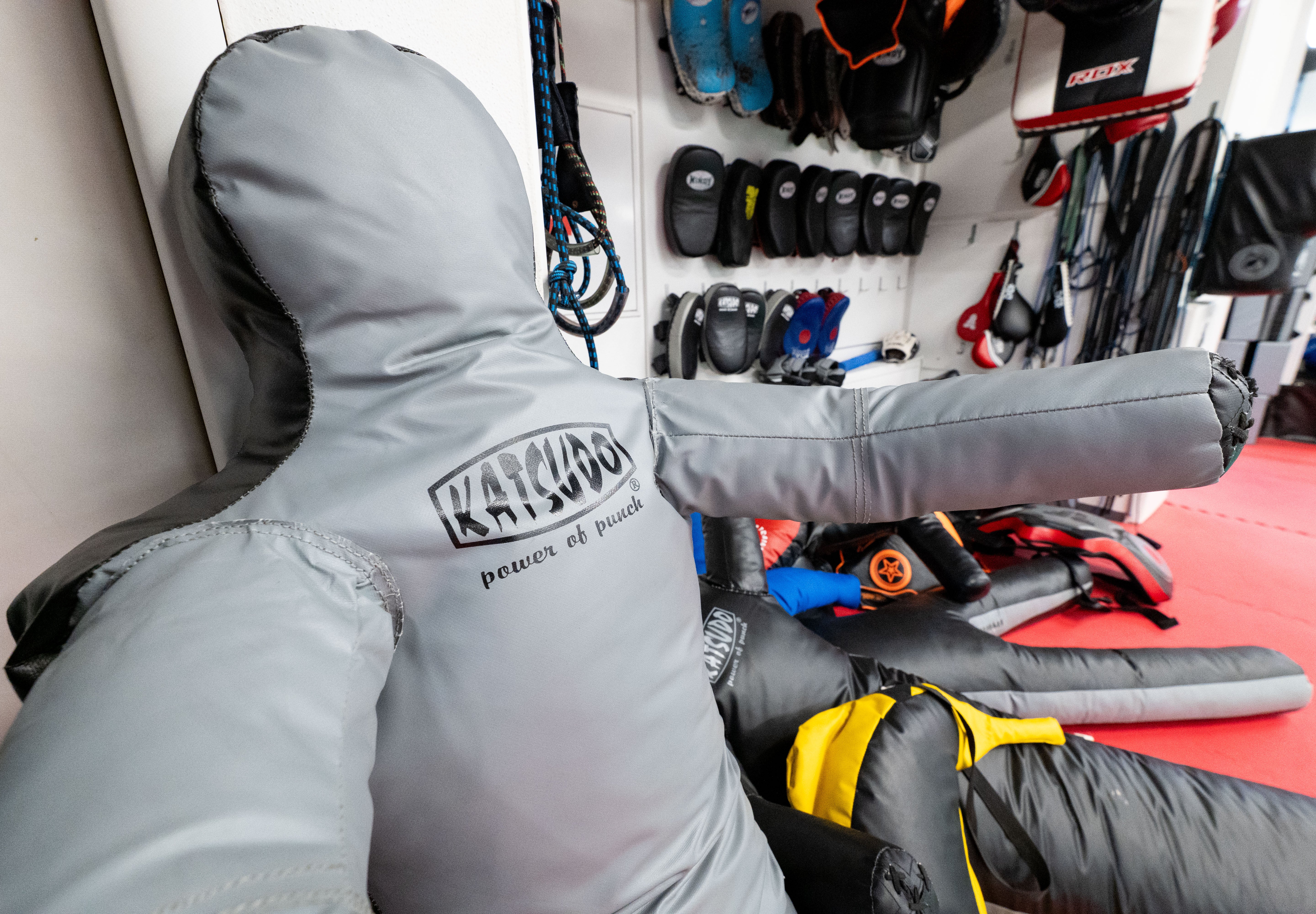 Katsudo Unileggo maniquí de lucha de una pierna, gris