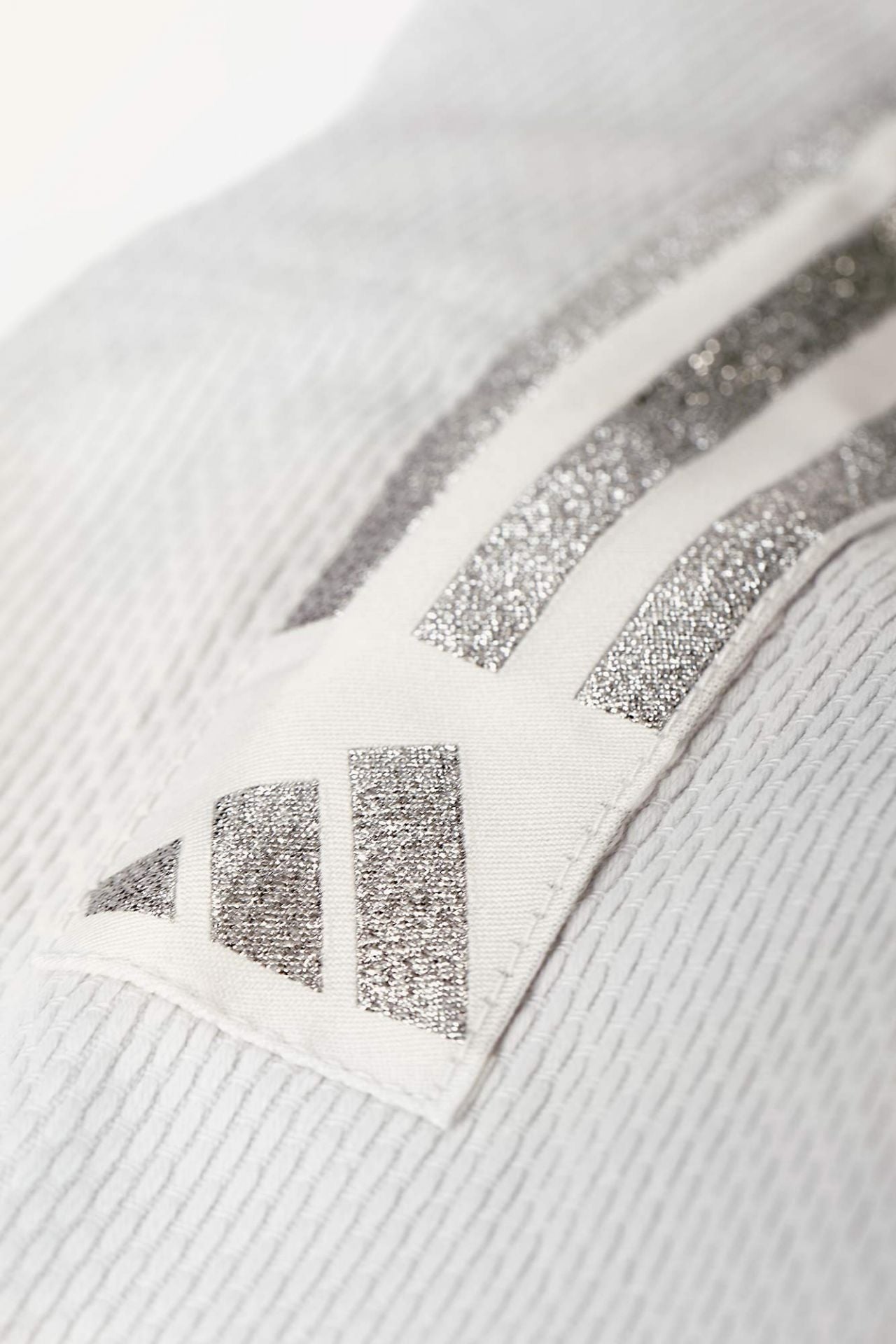 Adidas Contest Silver JU kimono 650g, blanco