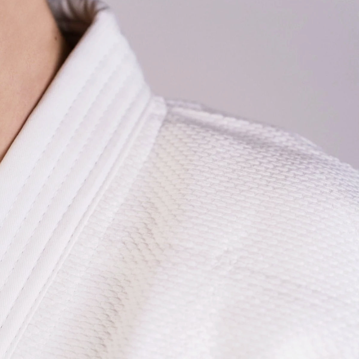 Katsudo Tokyo IJF kimono de judo 750g, blanco