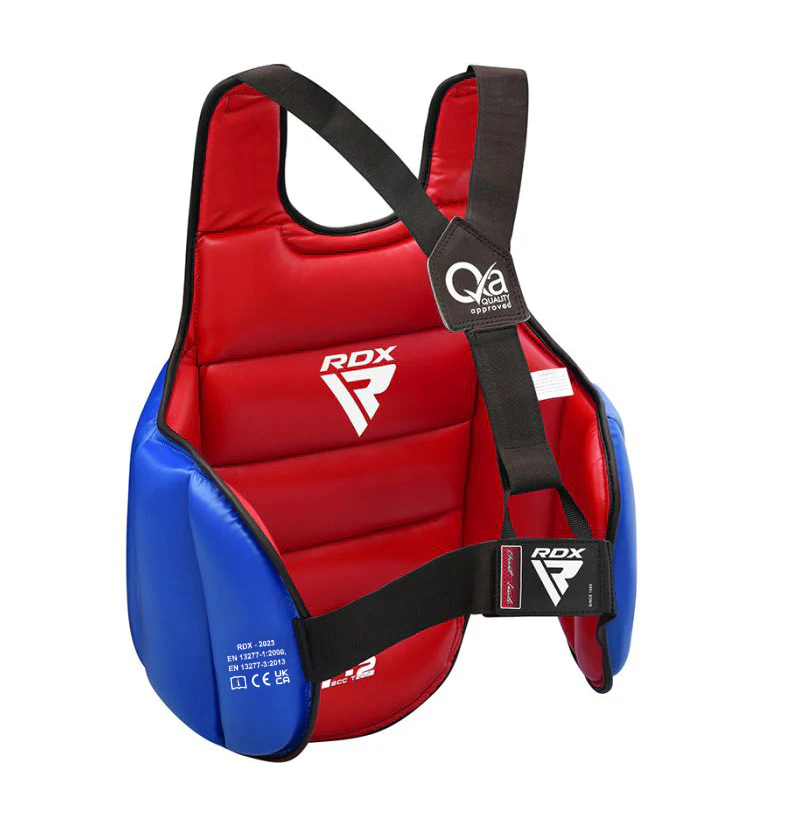RDX protector de pecho de karate reversible, rojo-azul