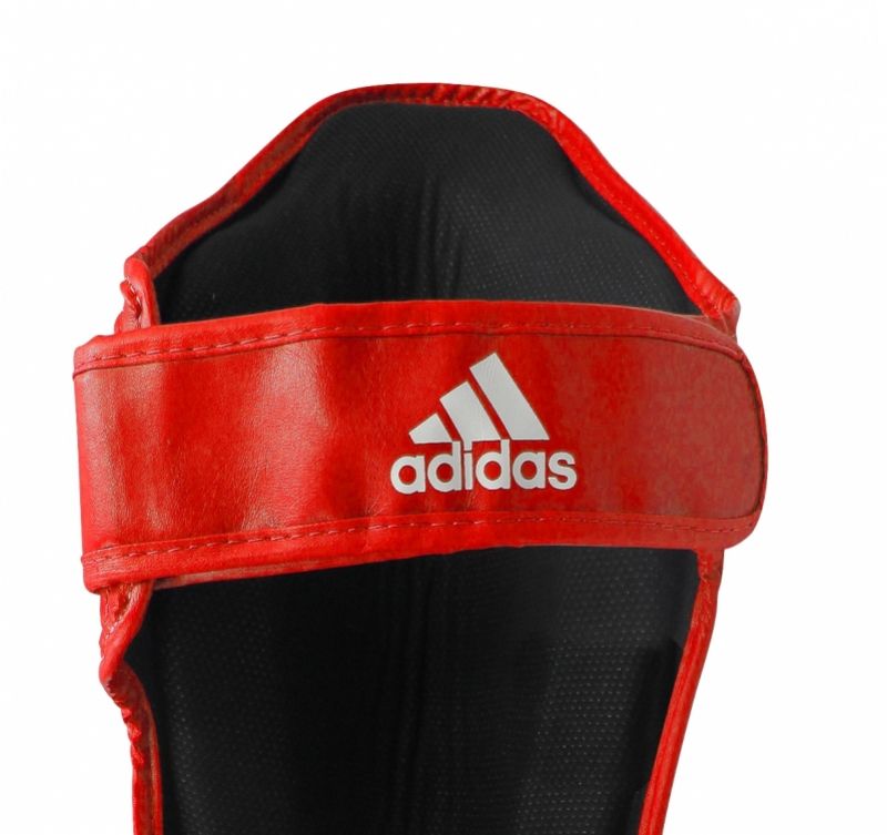 Adidas Wako protector de espinillas y empeine, rojo